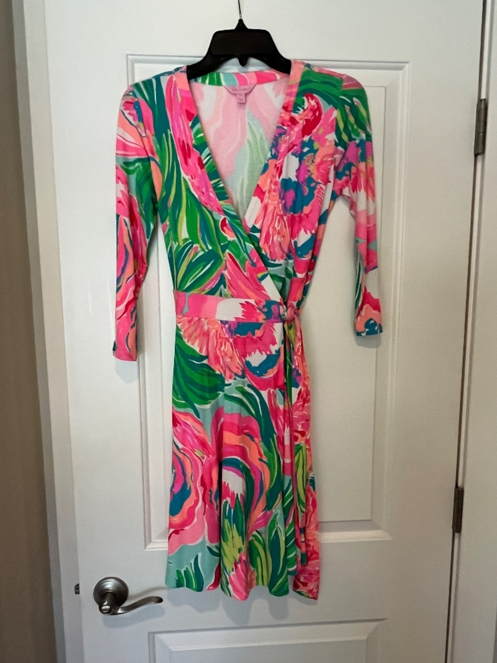 Lilly Pulitzer Emilia Wrap Knee-Length Dress Sz XS Quiet Luxury Resort Tropical
